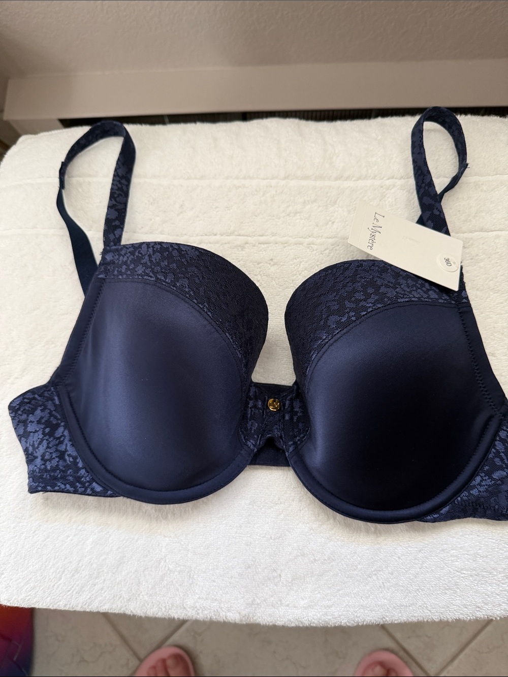 Le Mystere Navy Lace-Trim Molded T-Shirt Bra